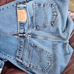 Mens Levi 505 Jeans 32x32.